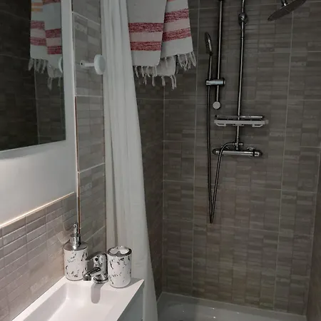 Апартаменты Les Lilas *